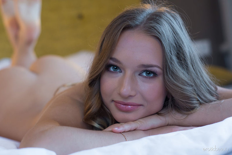 Зина, 23
